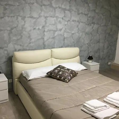 Almayer La Pensión Gaeta